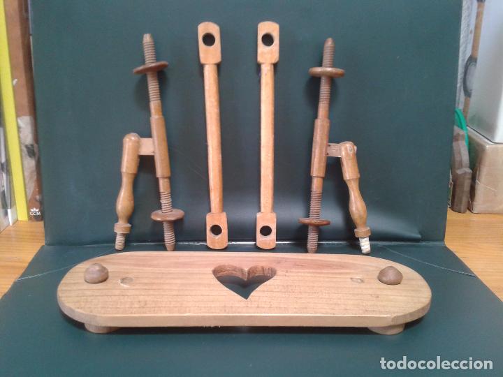 Antig&uuml;edades: Bastidor rectangular antiguo de madera para tejer o bordar. Regulable con tuercas de tensi&oacute;n. ,15,5 - Foto 12