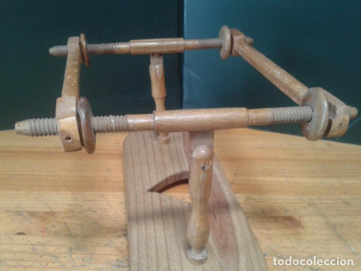 Antig&uuml;edades: Bastidor rectangular antiguo de madera para tejer o bordar. Regulable con tuercas de tensi&oacute;n. ,15,5 - Foto 5