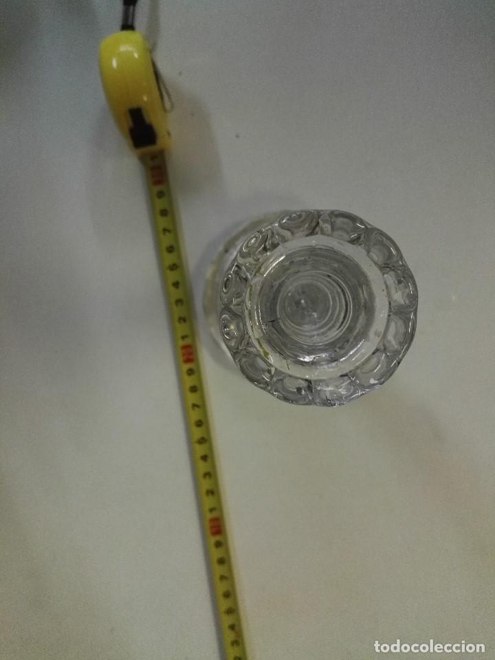 Antig&uuml;edades: Candelabro, portavelas de cristal - Foto 2