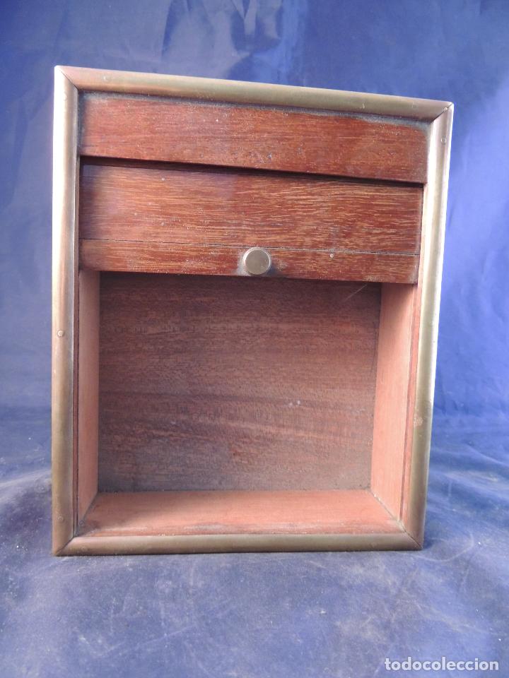 Antig&uuml;edades: CAJA DE CAOBA CON PUERTA DE PERSIANA - Foto 6