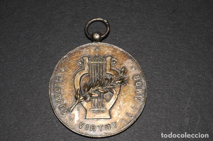 Antig&uuml;edades: MEDALLA DE PLATA PROGRES VIRTUT I AMOR A&Ntilde;O 1952 CLAVE CORAL - Foto 1