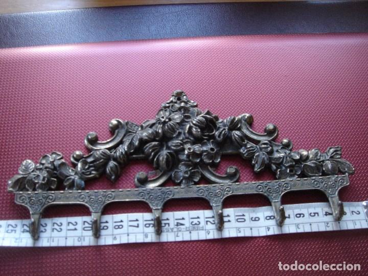 Antig&uuml;edades: espetera de bronce - Foto 1
