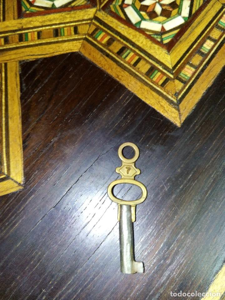 Antig&uuml;edades: MUEBLE DE TARACEA SIGLO XIX - Foto 17
