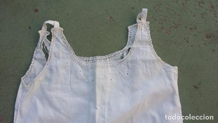 Antig&uuml;edades: vestido y delantaL - Foto 2