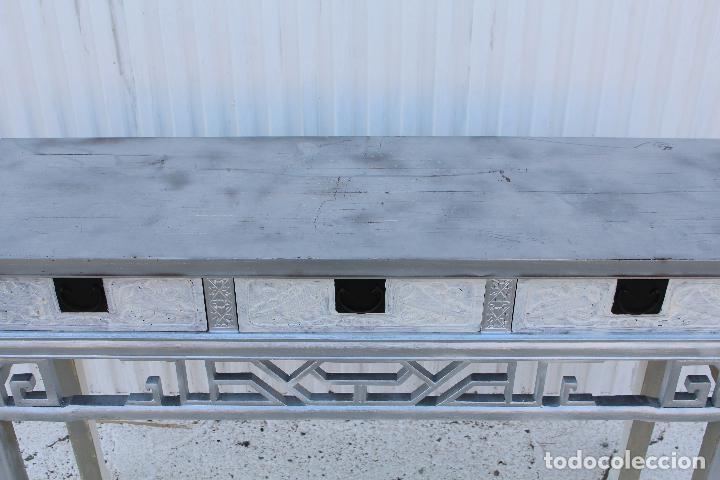 Antig&uuml;edades: consola en madera maciza repintada - Foto 5