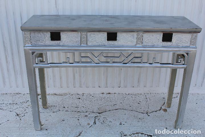 Antig&uuml;edades: consola en madera maciza repintada - Foto 7
