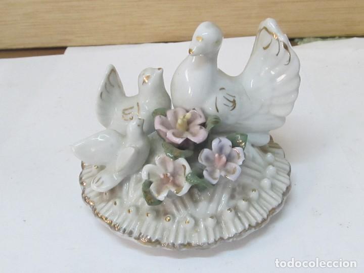 Antig&uuml;edades: CENTRO DE MESA - P&Aacute;JAROS DE PORCELANA - Foto 1