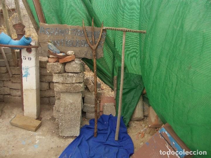Antig&uuml;edades: horca de tres puntas - Foto 2