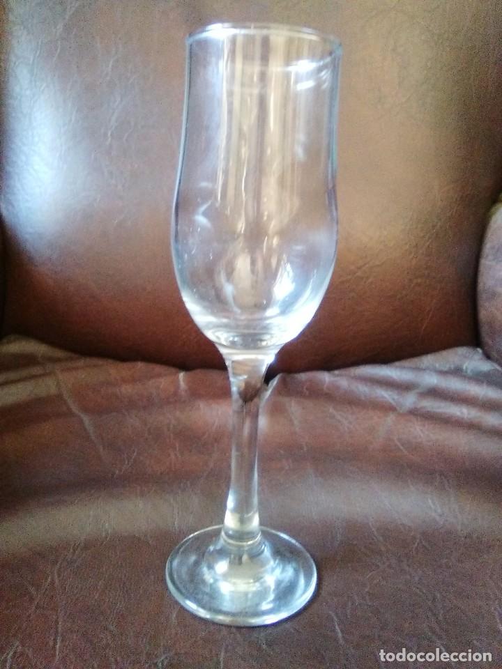 Antig&uuml;edades: Copa de cristal. - Foto 1