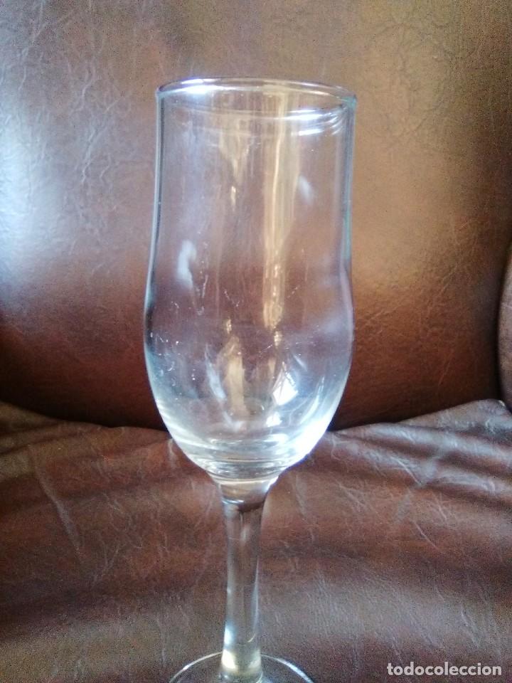 Antig&uuml;edades: Copa de cristal. - Foto 2