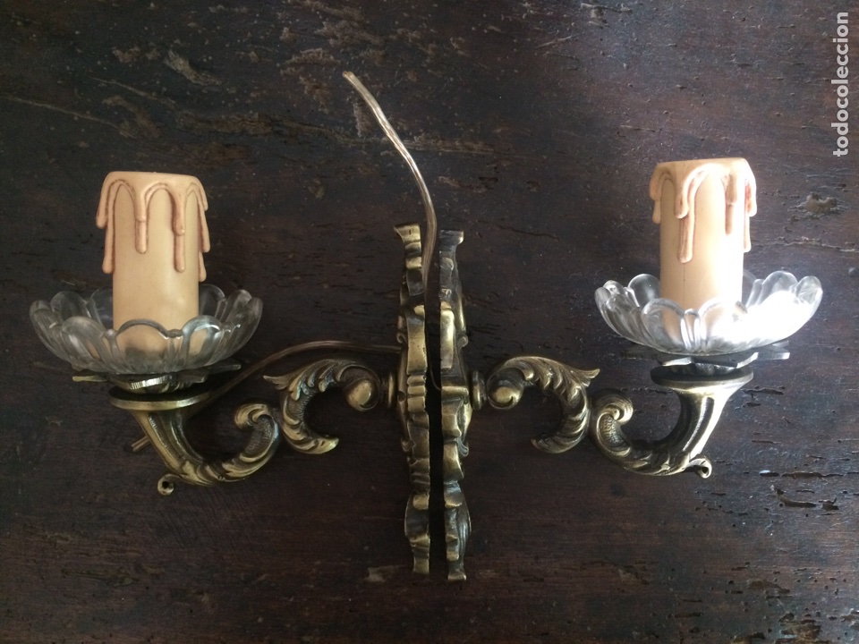 Antig&uuml;edades: Pareja de apliques de bronce - Foto 1