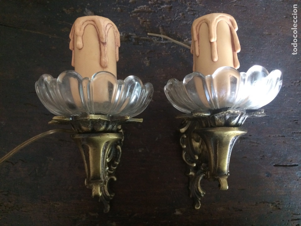 Antig&uuml;edades: Pareja de apliques de bronce - Foto 2