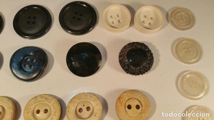 Antig&uuml;edades: BOTONES ANTIGUOS, PEQUE&Ntilde;OS RESTOS B11 - Foto 3