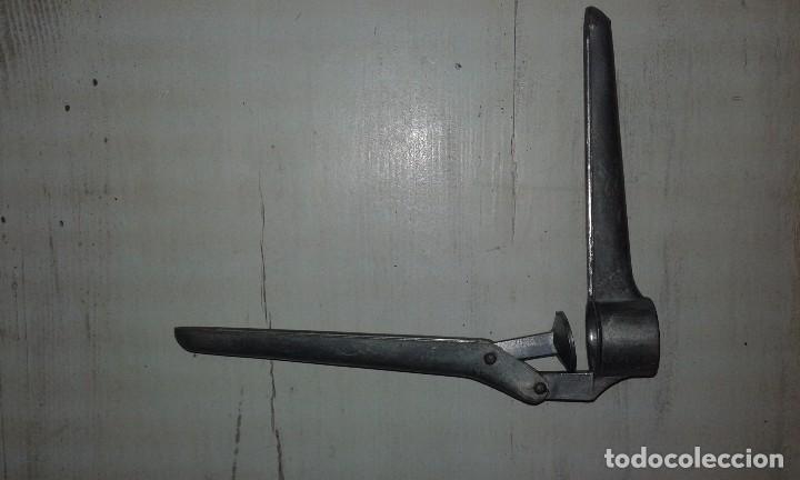 Antig&uuml;edades: EXPRIMIDOR DE ALUMINIO VINTAGE - Foto 4
