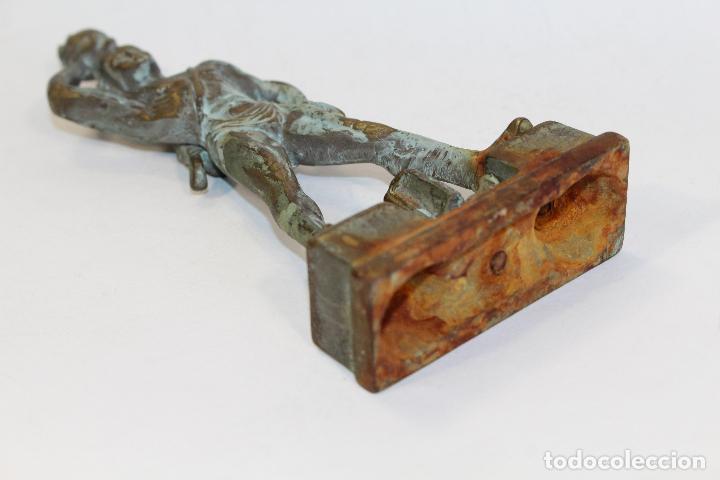 Antig&uuml;edades: figura coloso de rodas en bronce - Foto 2