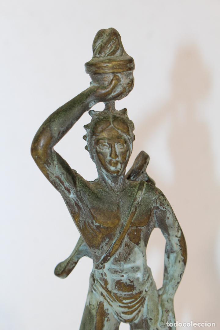 Antig&uuml;edades: figura coloso de rodas en bronce - Foto 4