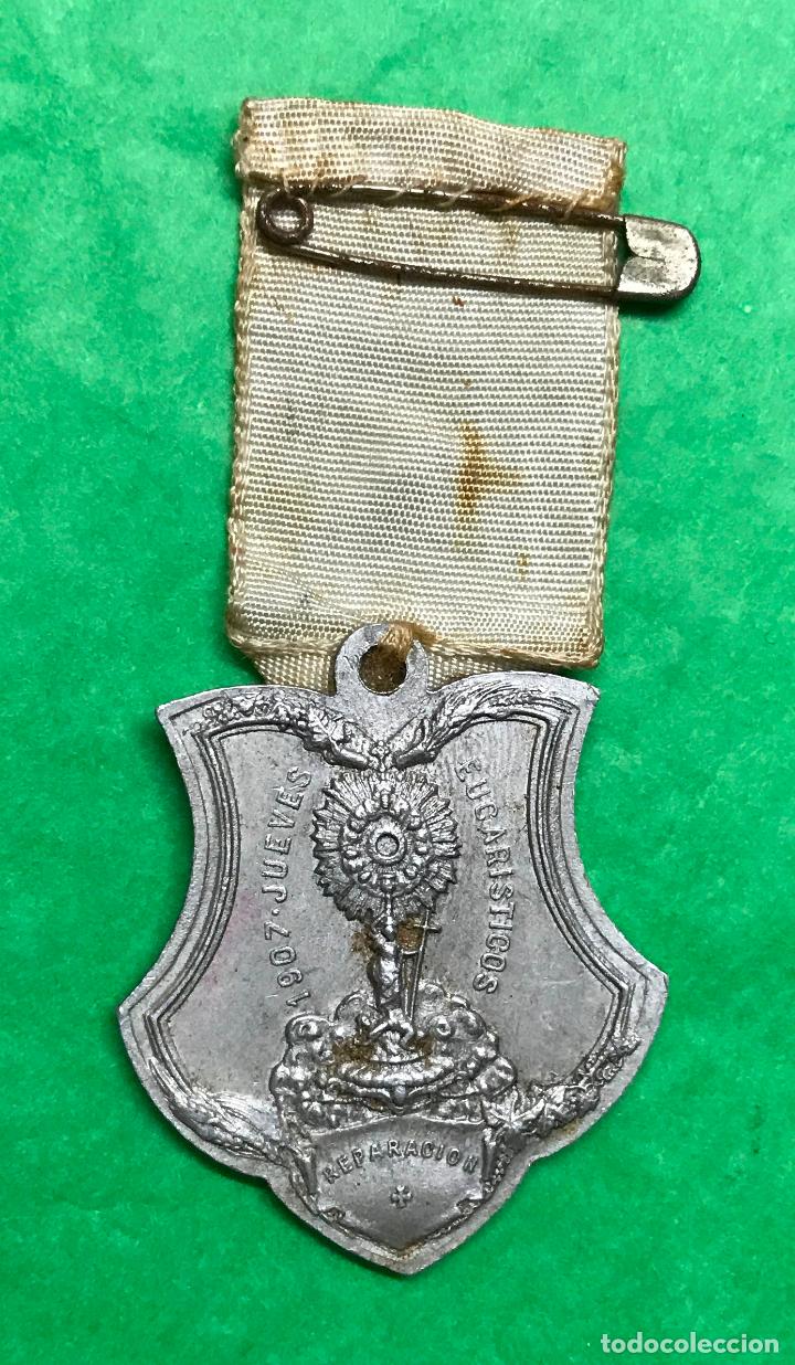 Antig&uuml;edades: Medalla religiosa 1907 Jueves Eucar&iacute;sticos - Foto 2