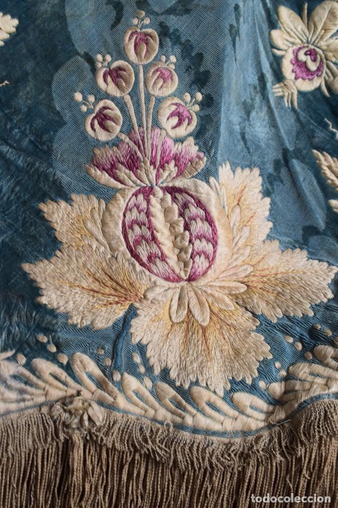 Antigüedades: Espectacular capa / manton capillo de terciopelo bordado circa S XVII - Foto 8 - 99162439