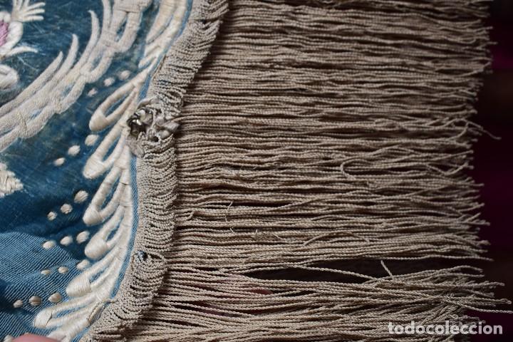 Antigüedades: Espectacular capa / manton capillo de terciopelo bordado circa S XVII - Foto 9 - 99162439