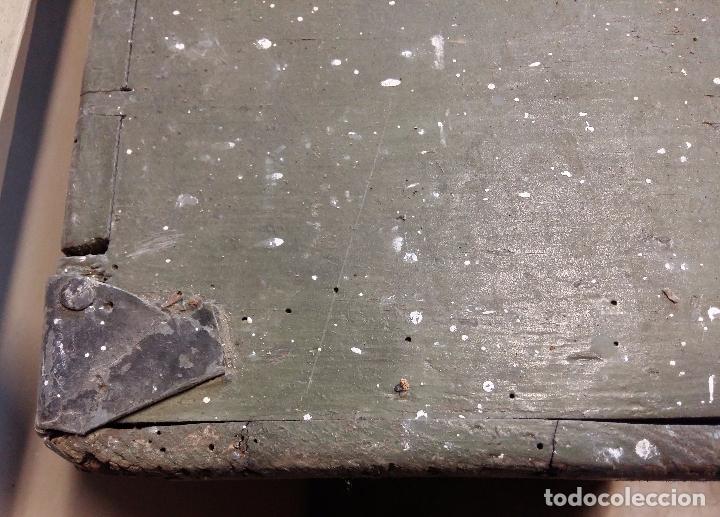 Antig&uuml;edades: Ba&uacute;l de 90 x 46 x 49 cm de madera, decorado - Foto 7