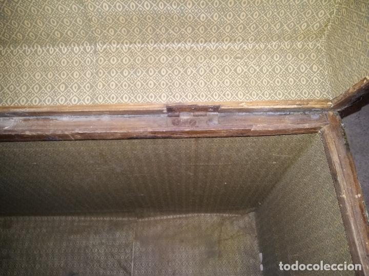 Antig&uuml;edades: Ba&uacute;l de 90 x 46 x 49 cm de madera, decorado - Foto 14