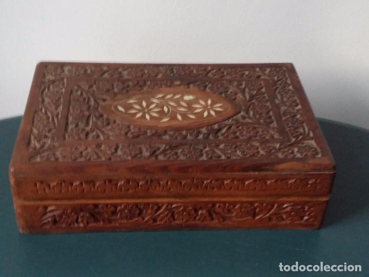 Antig&uuml;edades: Dos cajas madera tallada - Foto 5