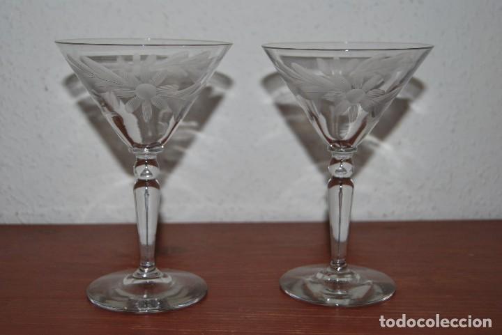 Antig&uuml;edades: PAREJA DE COPAS DE CRISTAL TALLADO - A&Ntilde;OS 50