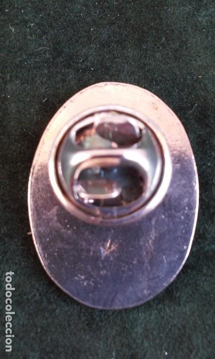 Antig&uuml;edades: ANTIGUO PIN RELIGIOSO DE PLATA - Foto 2