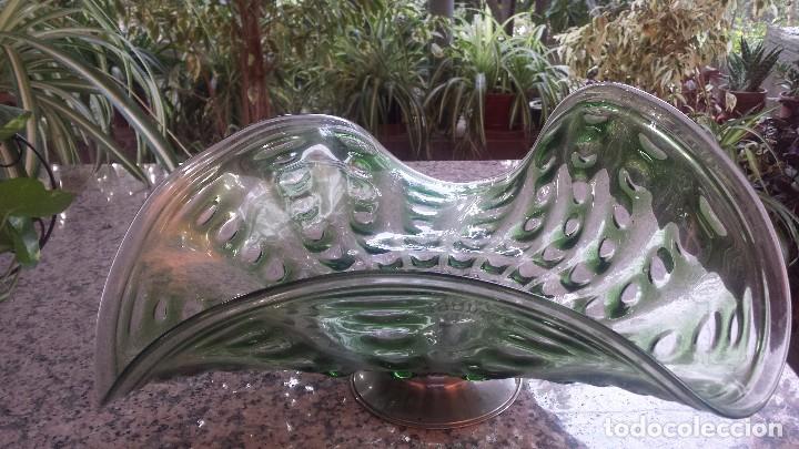 Antig&uuml;edades: antiguo centro de mesa de cristal - Foto 1