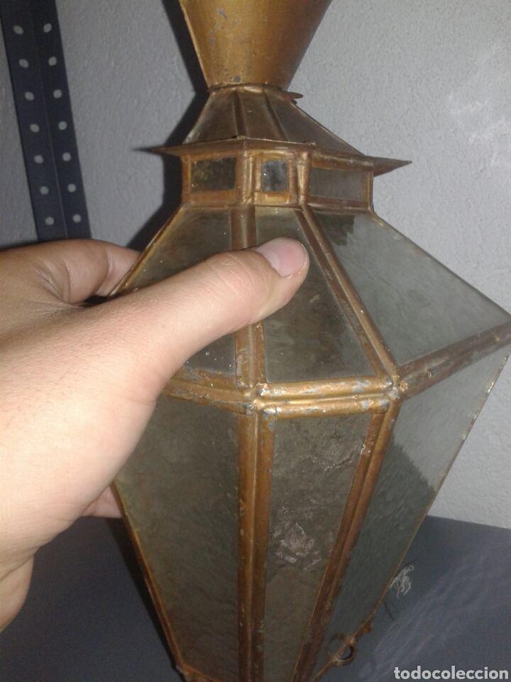 Antigüedades: Antiguo aplique o lámpara de latón y cristal principios de siglo XX 34 cm alto 23 ancho - Foto 3 - 99536122