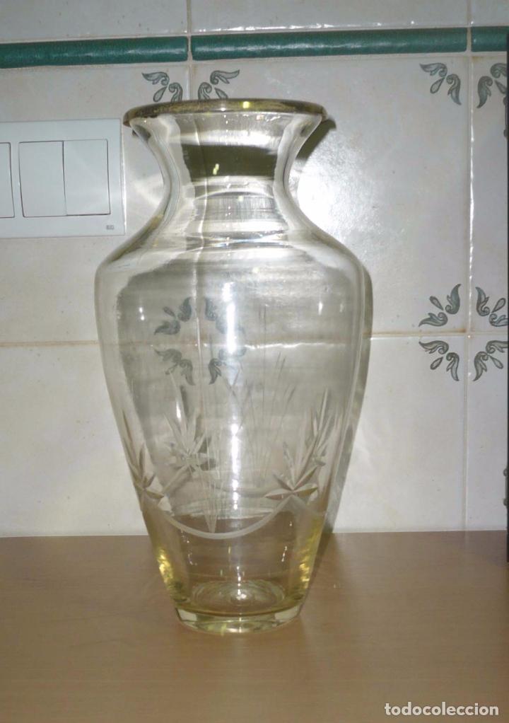Antiguidades: Antiguo Jarron de Cristal tallado