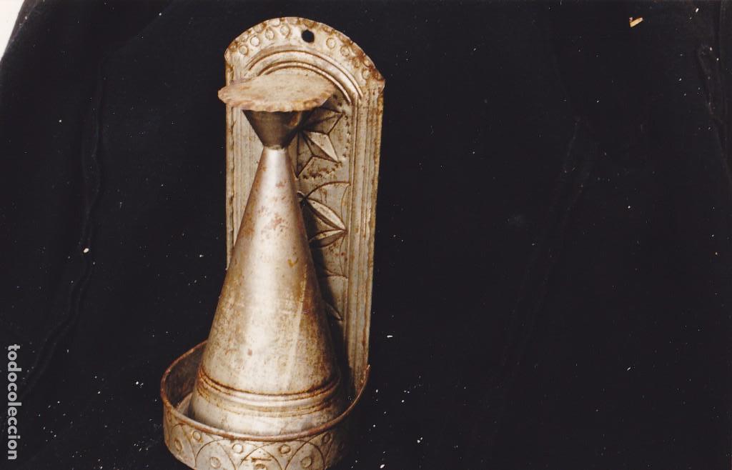 Antiquit&eacute;s: ACEITERA HOJADELATA