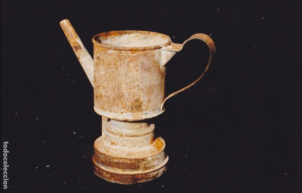 Antiquit&eacute;s: ACEITERA HOJADELATA