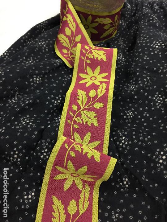 Antig&uuml;edades: Cinta modelo bellotas. 6 cm rojo granate - Foto 1