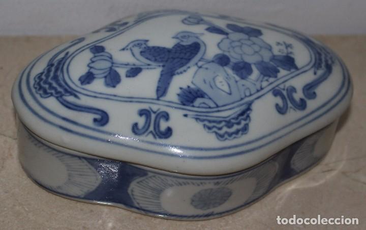 Antig&uuml;edades: cajita de porcelana - Foto 1