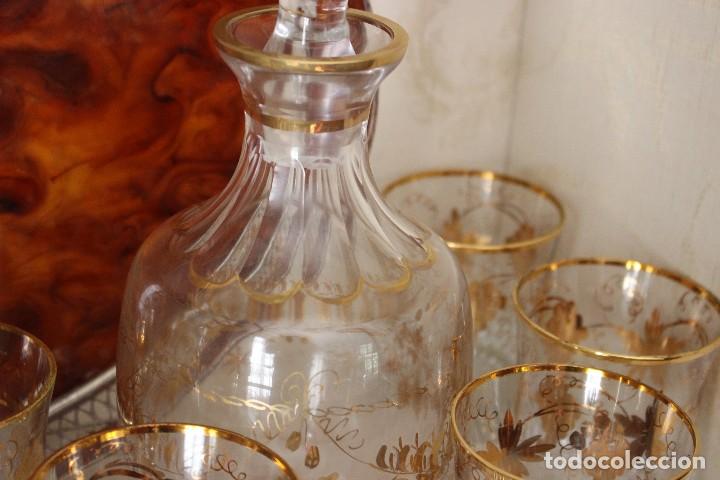 Antig&uuml;edades: BOTELLA CON 6 VASOS SIGUIENDO MODELOS DE LA GRANJA - Foto 3