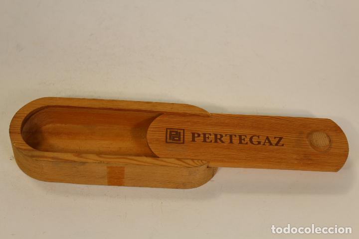 Antig&uuml;edades: caja madera pertegaz - Foto 3