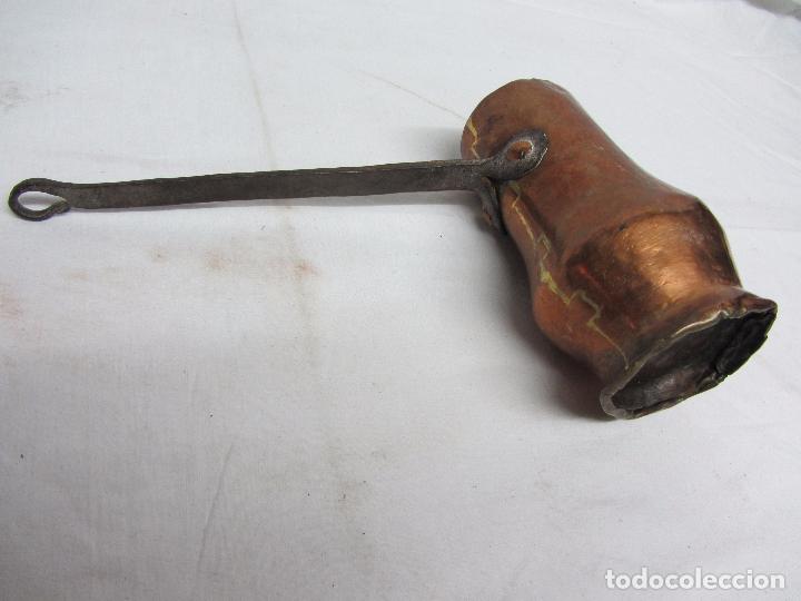 Antig&uuml;edades: Lote de cuatro chocolateras en cobre - Foto 4