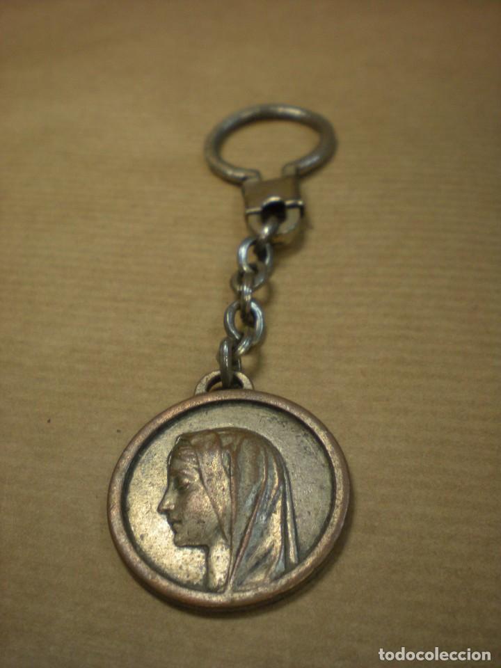 Antig&uuml;edades: llavero virgen long 10 cm d3cm - Foto 2
