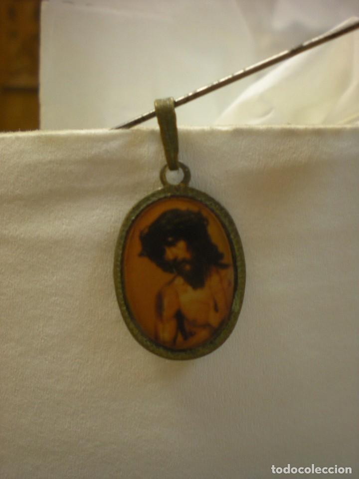 Antig&uuml;edades: Medalla de cristo  2x1,5cm - Foto 2