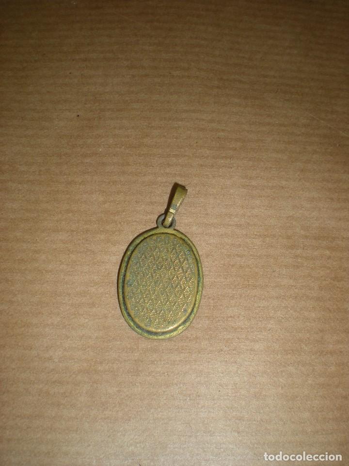 Antig&uuml;edades: Medalla de cristo  2x1,5cm - Foto 3