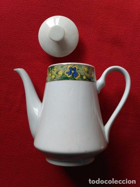 Antig&uuml;edades: ANTIGUA CAFETERA DE PORCELANA - Foto 1