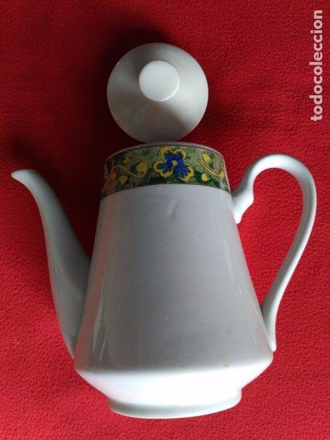 Antig&uuml;edades: ANTIGUA CAFETERA DE PORCELANA - Foto 2