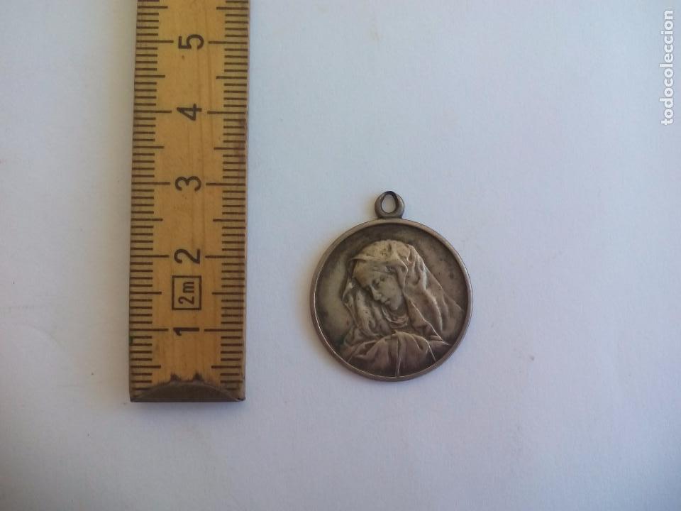 Antig&uuml;edades: Medalla religiosa Virgen. - Foto 1