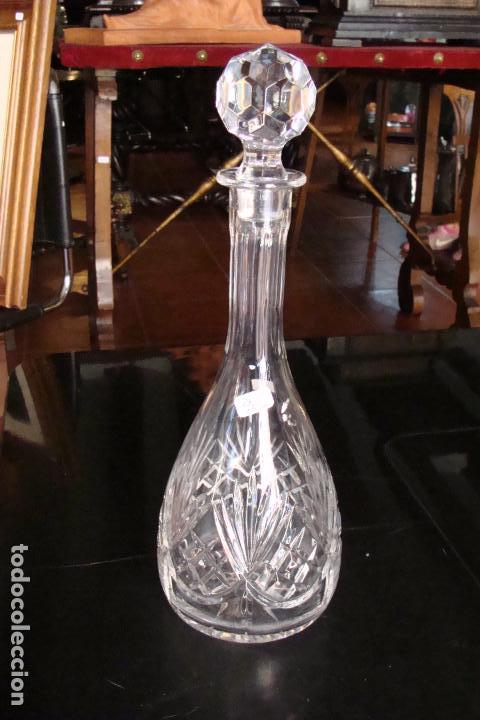 Antig&uuml;edades: Botella de cristal tallado - Yugoslavia. - Foto 1