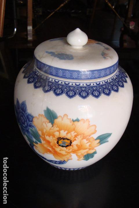 Antig&uuml;edades: Botiche de porcelana - China - Foto 1