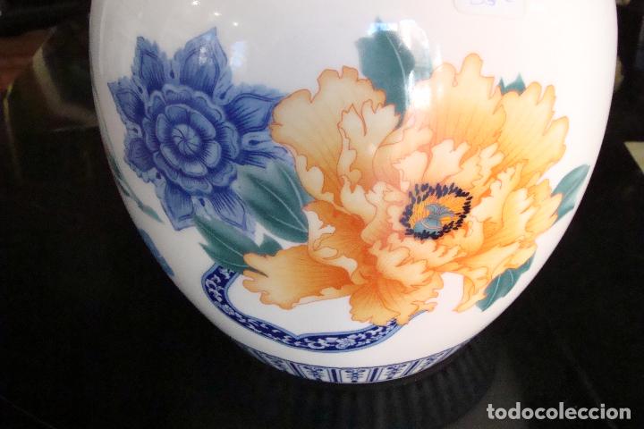 Antig&uuml;edades: Botiche de porcelana - China - Foto 2