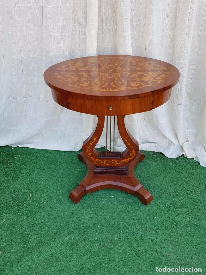 Antig&uuml;edades: MESA A LIRA ESTILO FRANCES - Foto 1