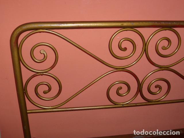 Antig&uuml;edades: ANTIGUO CABEZAL DE CAMA DE HIERRO - Foto 3