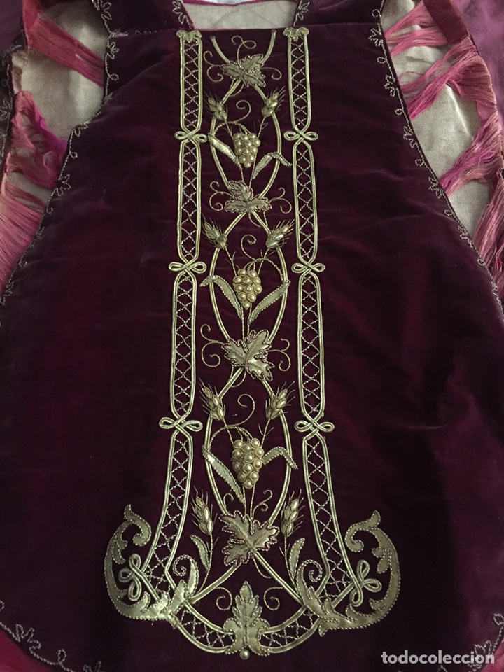 Antig&uuml;edades: Casulla bordada EN ORO - Foto 5